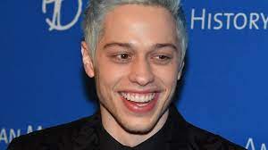 Участник комедийного шоу «saturday night live», шоу на mtv «guy code», «wild 'n out» и «failosophy». Pete Davidson Describes Online Bullying After Ariana Grande Split Bbc News