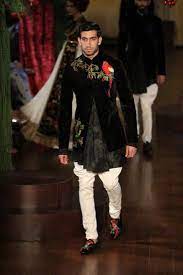 We have collected the huge collection of men's blazer and suit styles from different online portals like amazon, myntra, jabong and others. Rohit Bal Indian Men Fashion Mens Fashion Suits Casual Mens Fashion Denim