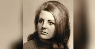 Clara Sanders's Instagram, Twitter & Facebook