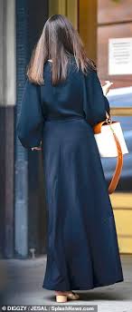Kolekce podle kategorie kath akomba. Angelina Jolie Visiting Ex Husband Jonny Lee Miller S Apartment With Son Pax Jolie Pitt 17 Express Digest