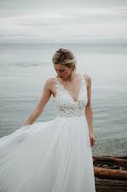 Kate Gown In 2020 Bridal Gowns Lis Simon Wedding Dresses Wedding Dresses Lace