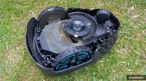 Le robot tondeuse gardena r50li programmable coupe l'herbe à la longueur désirée avec tondez sans effort et profitez de votre temps libre le robot tondeuse gardena tond la pelouse. Test Gardena Smart Sileno City 500 Une Petite Tondeuse Robot Connectee Qui Se Fait Oublier Les Numeriques