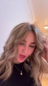 Felicity Shagwell Hair Tutorial