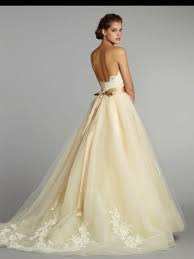 The Loveliest Pale Yellow Wedding Ideas Modwedding Beautiful Wedding Dresses Lazaro Bridal Gown Bridal Gowns