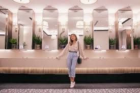 Featuring an oval basin, the white sink offers superb utility and durability. 5 Unique Toilets At Changi