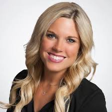 Beth Lander's Instagram, Twitter & Facebook