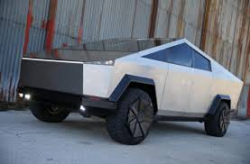 Oooo thinking for buying tesla cyber truck in india sounds great…… if you are thinking then you have warm pocket. Tesla Cybertruck Replica Bosnian Tesla Fan Impatient For Cybertruck Release Builds A Lookalike Auto News Et Auto