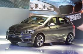 Ein geldtransporter wurde nun in berlin überfallen, mehrere personen sollen dabei verletzt worden. Geldtransporter Uberfall In Berlin Polizei Sucht Weiter Zeugen Stern De