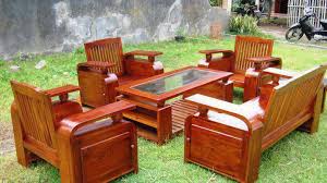 Komposisi satu set dudukan 3 + 2 + 1 + meja (bisa sesuai yang anda inginkan) sederhana namun elegan, gaya minimalis modern. Kursi Tamu Minimalis Bola Jati Jepara Putushima Furniture