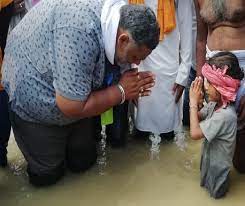 Pappu yadav was born in 1967 to a farming family in khurda karveli, purniya district. Pappu Yadav A Bihar Politician Stealing The Electoral Limelight Amid Caste Biases