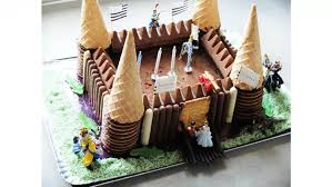 20 Gateaux D Anniversaire Incroyables Pour Vos Enfants En 2020 Gateau Anniversaire Chocolat Gateau Chateau Fort Gateau Anniversaire