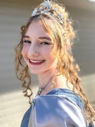 Does anyone have recommendations for a photographer to take photos for a  modeling portfolio in Pensacola Beach, Florida?