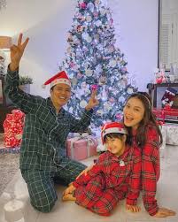 Akan mr nqutuskan kad uca pan xns mas scrta menqhadiri rumah terbuka yang diadakan l'bagai mcnunjukkan tanda muhibah. Gambar Rai Krismas Dikecam Awal Ashaari Beri Alasan Ikut Logik Kosmo Digital