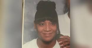 Charlotte Sledge's Instagram, Twitter & Facebook