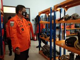 Koordinasi dengan para nelayan dilakukan untuk dapat mencari dan menemukan para nelayan itu. Basarnas Akan Tambah Personel Dan Alat Sar Di Kpp Basarnas Cilacap Radar Banyumas
