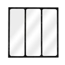 Son aspect minimaliste lui permet de s'intégrer parfaitement à votre décoration, qu'elle soit classique, scandinave ou plutôt contemporaine. Miroir Atelier Noir Metal Ambiance Cadres Quimper