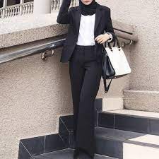 Sepatu berfungsi untuk menyempurnakan penampilanmu! Ini Dia 10 Pakaian Untuk Interview Kerja Berjilbab