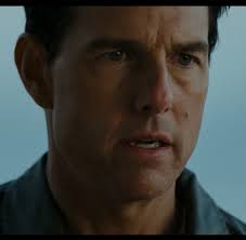 One of the most beautiful things about the film, in my opinion, is that it  also shows Maverick in his sensitivity and fragility (sometimes even with  the other characters). Thus, the pilot