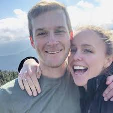 Anna Hourihan and Mike Szymkowiak's Wedding Registry