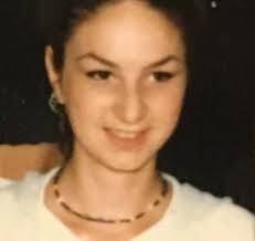 Majko publikon historinë e 17-vjeçares, vargjet që la para vrasjes