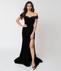 Black Velvet Off Shoulder Neckline Cap Sleeve Gown Unique Vintage Mode Uber 50 Damen Mode Mode