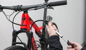 So Stellst Du Den Luftdruck Bei Der Federgabel Perfekt Ein Sportaktiv Com