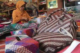 Peluang bisnis apa yang harus diambil. Contoh Gambar Cara Mewarnai Kerajinan Daun Pandan Kataucap