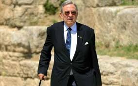 Ένας αλβανός φέρεται να σκότωσε τον 76χρονο στον ερυθρό σταυρό γιατί τον… ενοχλούσε ο. Koykla H 16xronh Korh Toy Kwsta Karamanlh Kai Ths Natasas Pazaith Photo