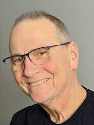 Dennis Yelverton's Instagram, Twitter & Facebook