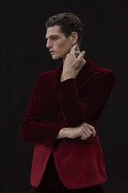 Le migliori offerte di abiti per cerimonie più venduti su internet. Armani Lancia Giorgio S Abiti Da Sera Per L Uomo