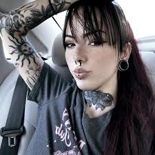 Vivian Doll (@vivian.doll.912933) • Facebook