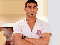 He is a former bollywood actor. Shanky Singh Height And Weight