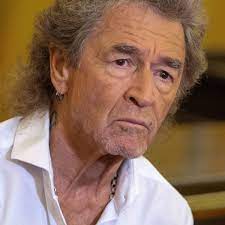 Peter maffay was born on august 30, 1949 in kronstadt, romania as peter alexander makkay. Peter Maffay Schock Fur Den Rocker Dieser Schritt Ist Unausweichlich Derwesten De