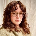 Eloise Branch's Instagram, Twitter & Facebook