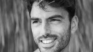 Fallece el actor de 'Aída' Antonio Ibáñez a los 34 años