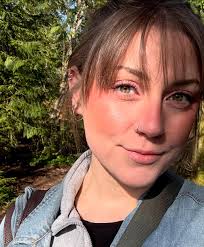 Bleach-free highlights ✨ A few months ago I messaged Ivy to tell her about  my dream hair goals… grow out my natural colour but add highlights & all  that to give it