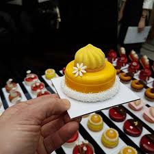 Petit Gateaux Intense Lemon Flavor Last Week Bellouetconseilofficiel Last Week Petits Gateaux Innovation Patisserie Gateaux Et Desserts Patisserie Gateau
