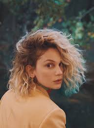 MAVİ SAÇLI TINKER BELL: FARAH ZEYNEP ABDULLAH
