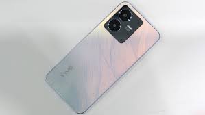 Trên tay vivo Y22s: mặt lưng đổi màu ...