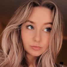 Amazon.co.jp: Mom Life Versus the Everyday Apocalypse: Tales of Survival  from Marriage to Motherhood (English Edition) 電子書籍: Whitmer, Megan:  Kindleストア