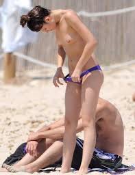 Ursula Corbero - Cenas de sexo da atriz de La Casa de Papel nua