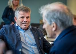 Bjørnar skjæran har besøksadresse selnes, 8735 stokkvågen. Politikk Rana Bjornar Skjaeran Jubler Ikke Over Flyplassomtale I Regjeringens Nordomrademelding I Lopet Av Atte Ar Har De Ikke Klart A Fa Framdrift Pa Saken I Det Hele Tatt