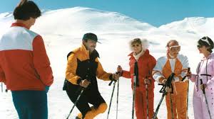 Depuis maintenant 40 ans, l'expression copains comme cochons fait souvent penser à une drolatique scène du film de 1979 de patrice leconte les bronzés. Les Bronzes Font Du Ski Ont 40 Ans