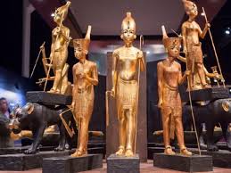 King Tutankhamun: 'Secret chamber' discovered in Queen Nefertiti ...