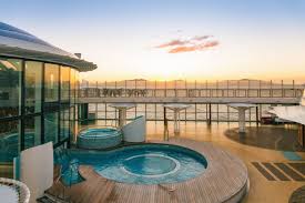 Sonnenuntergang Auf Der Pooldeck Von Aidaperla Geniessen Unbezahlbar Kreuzfahrt Aida Perla Aida Kreuzfahrten