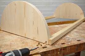 Startseite ratgeber garten gestalten gartenmöbel bauanleitung für eine edle und robuste gartenliege. Holzpferd Selber Bauen So Geht S Selbermachen De