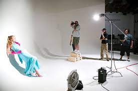20 Advantages Of Shooting In A Studio Fd Photo Studio Studio Photography Studio Photography Fashion Fashion Photography