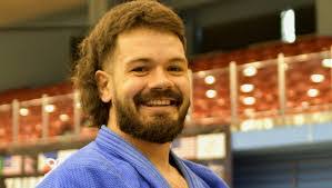 Ben Paris's Instagram, Twitter & Facebook