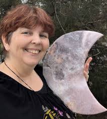 CONGRATULATIONS to Chantall J for guessing the weight of this geode at  1.64kg! :) 🤩GAME #2