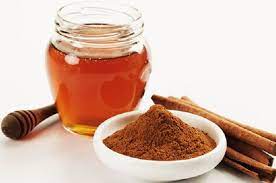 Khasiat ini bisa didapatk dengan mencampurkan minyal almond, minyak zaitun, madu, garam laut, dan kayu manis. Minum Seduhan Kayu Manis Dan Madu Setiap Hari Inilah 10 Hal Yang Akan Anda Rasakan Semua Halaman Intisari